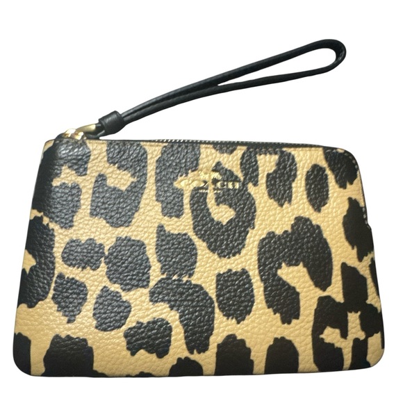Coach Leopard Print Wristlet NWT - Picture 1 of 5